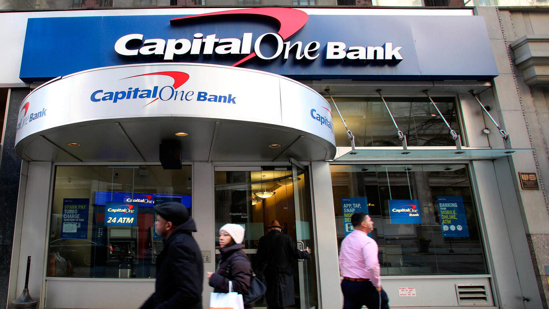 סניף של בנק קפיטל וואן בניו יורק