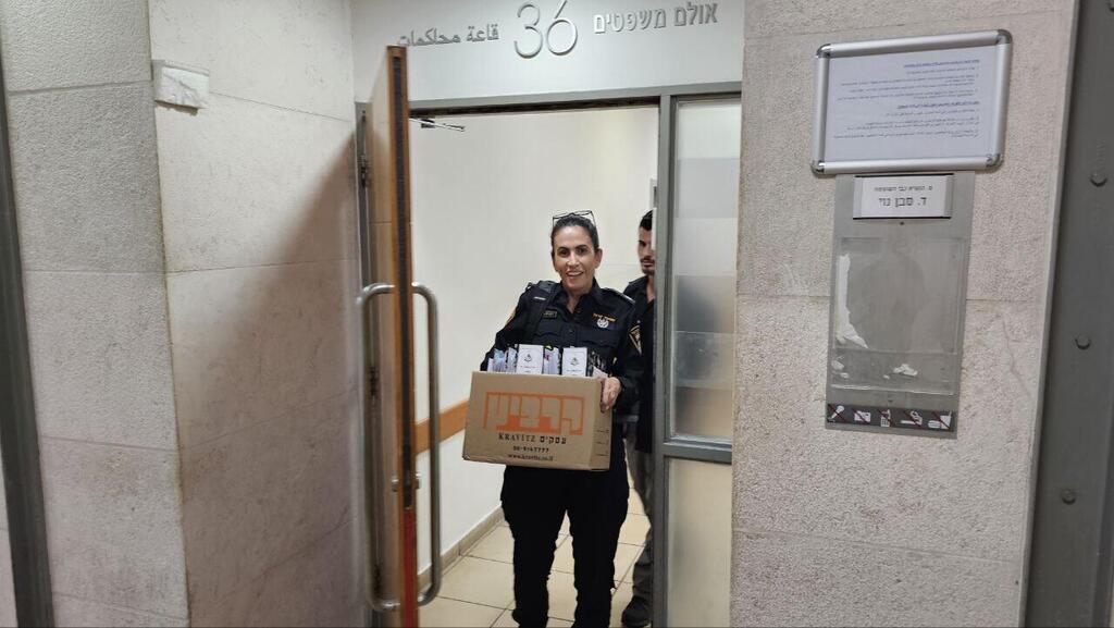 חוקרי יאח"ב ב הארכות המעצר ב פרשת יד לוחצת יד