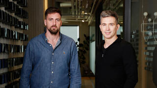 מימין יבגני דיברוב  נדיר יזרעאל מייסדים ו מנהלים של ענקית ה סייבר ה ישראלית ארמיס