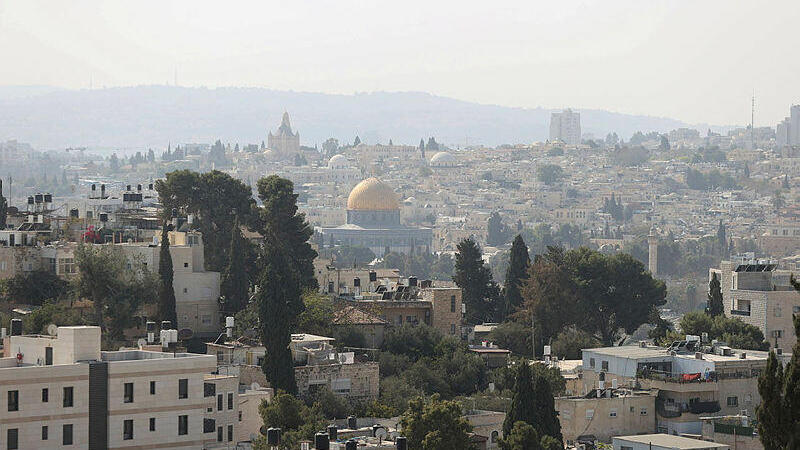 מזרח ירושלים מבט על רחוב שמואל בן עדיה-בא-טור 