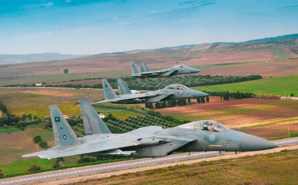 מטוסי F15 של חיל האוויר המלכותי הסעודי. שתדעו, יש להם יותר כאלה משיש לצה"ל (צילום: SPA) הקברניט F35