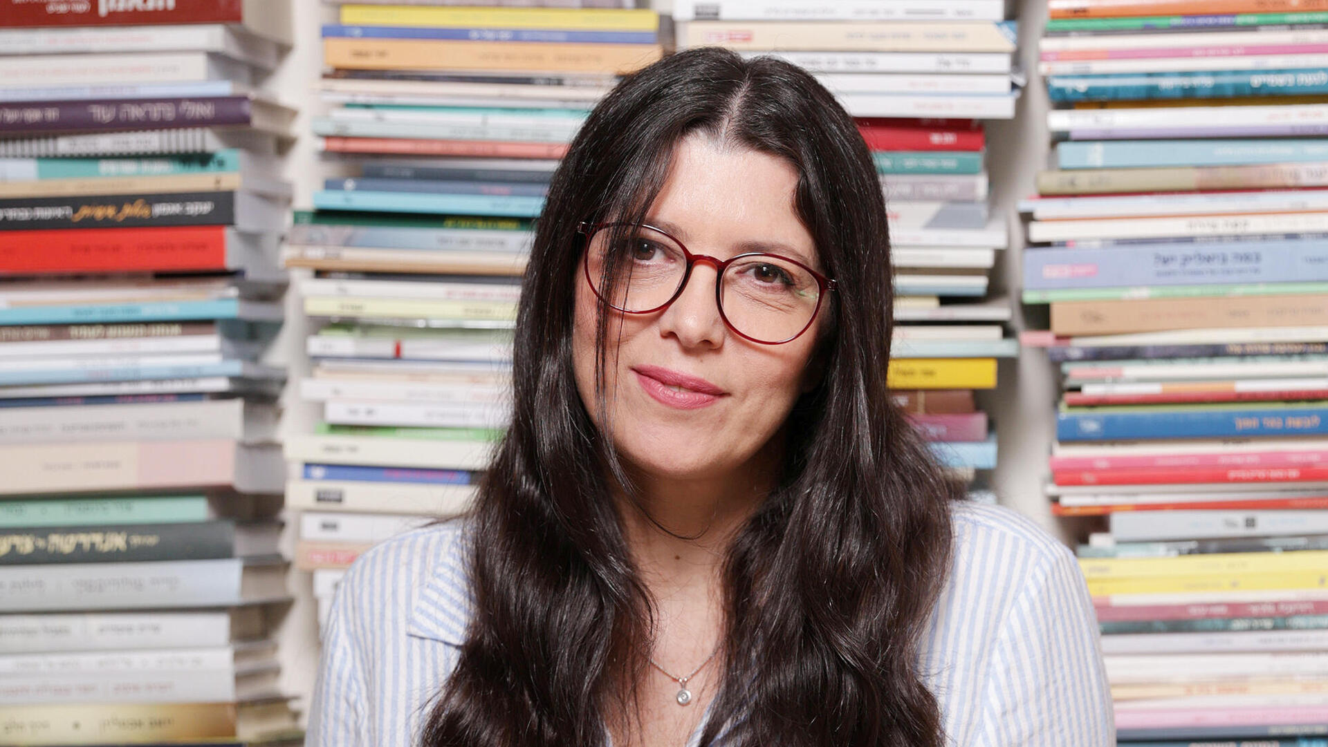 הסופרת שירי לב ארי פנאי