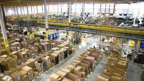 Amazon logistics center in Madrid Amazon logistics center in Madrid