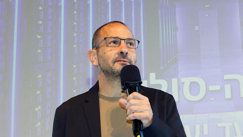 מהפכת ה-AI בחינוך, כלכלה ורגולציה: סיקור מגמות הבינה המלאכותית העולמיות והישראליות