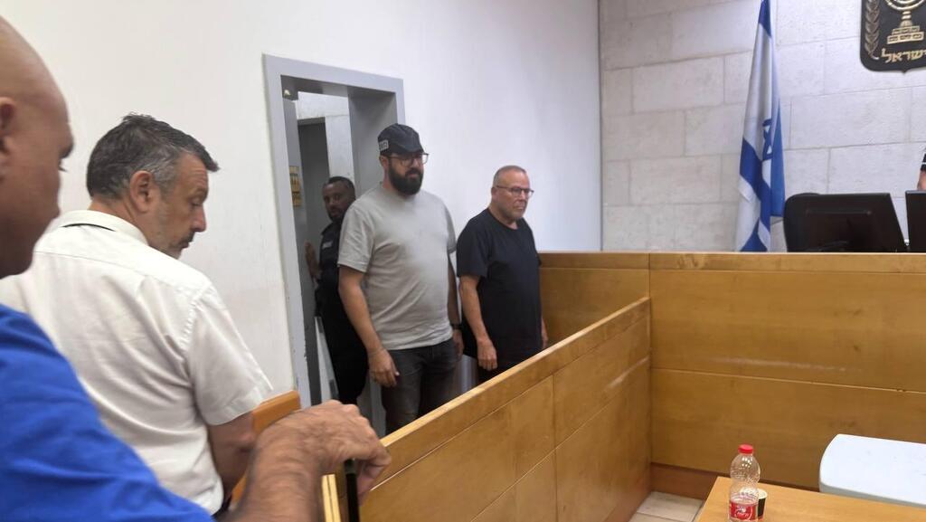 יו"ר ההסתדרות ארנון בר-דוד בדיון הארכת המעצר בבית משפט השלום בראשל"צ (צילום: מאיר תורג'מן) יו"ר ההסתדרות ארנון בר דוד ב דיון הארכת המעצר ב בית משפט השלום ראשל"צ 10.11.25