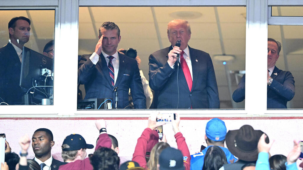 דונלד טראמפ השבוע במשחק פוטבול במרילנד