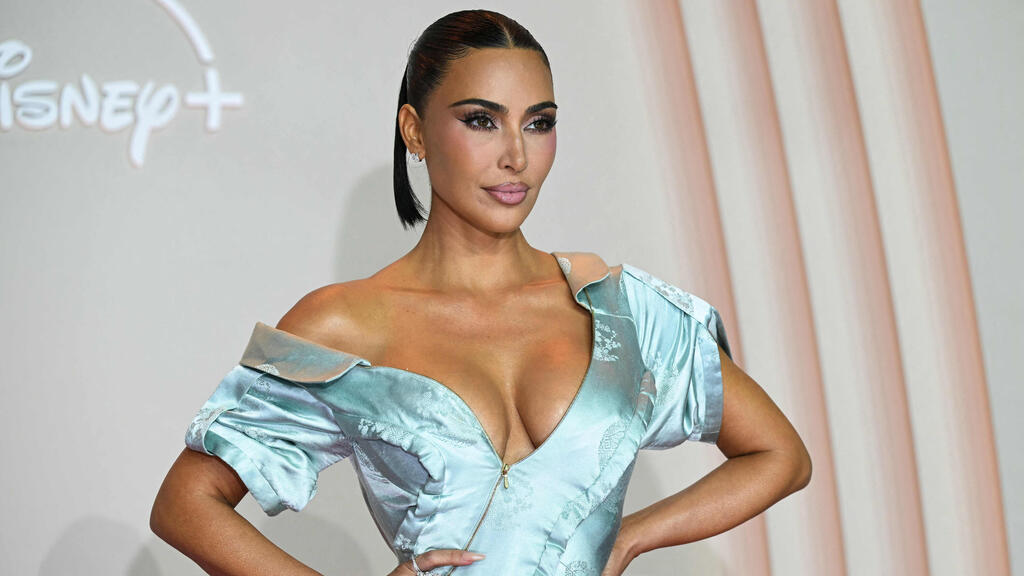 קים קרדשיאן 21.10.25