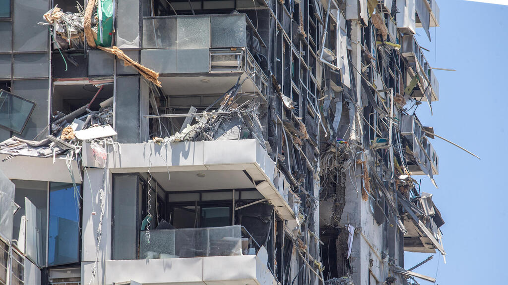 ההרס במגדלי דה וינצ'י (צילום: עידו ארז) מגדלי דה וינצ'י לאחר הפגיעה 2