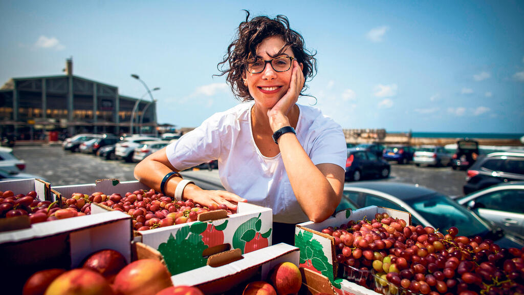 פנאי שיר הלפרן ב שוק בנמל תל אביב