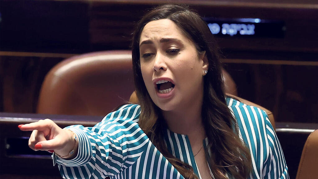 מאי גולן (צילום: עמית שאבי) השרה מאי גולן מליאה ב כנסת