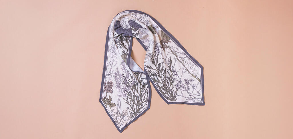 צעיף הנקה של נעה אלון. לצמוח איתו (צילום: יאיר מיוחס) פנאי צעיף הנקה לצמוח איתו