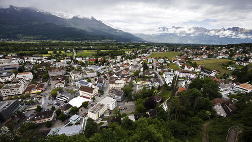 החשד להעלמת מס של איש עסקים מוכר: עו”ד בכיר ושותף בקרן הון סיכון מסרו מידע |...