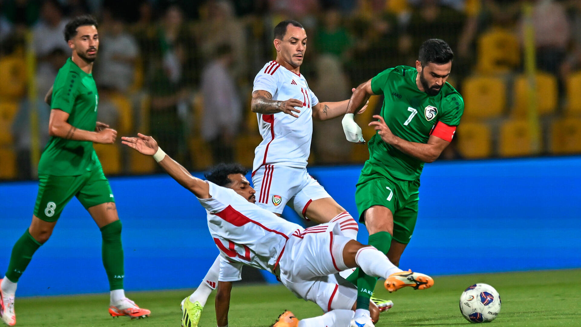 פנאי נבחרת סוריה בכדורגל במשחק מול איחוד האמירויות 