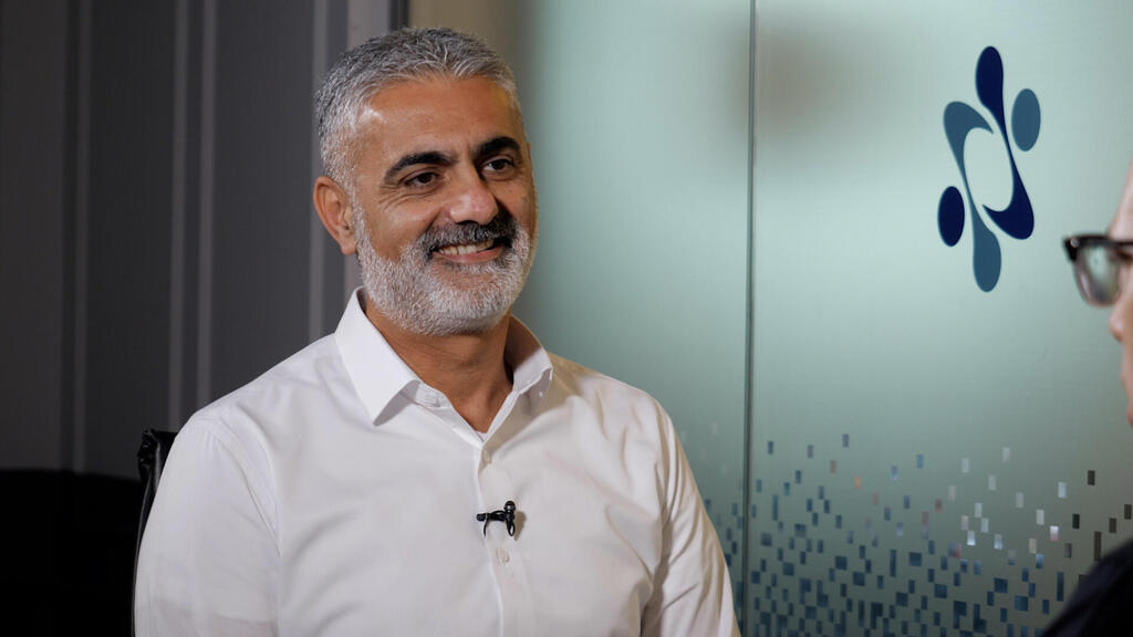 Yossi Karadi. (Photo: Ynet studio) כנס שבוע AI יוסי כראדי