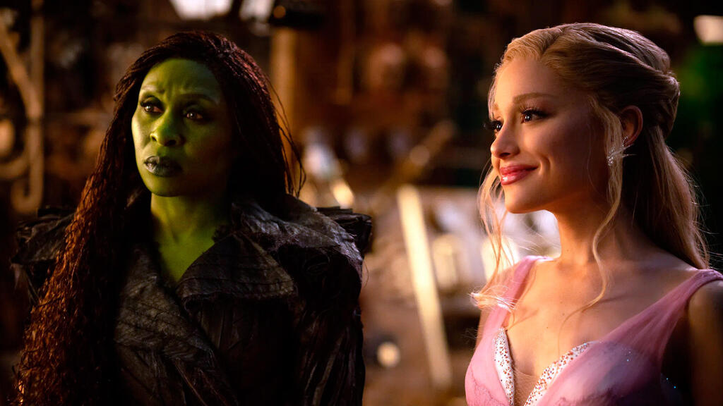 פנאי אריאנה דרנדה ו סינתיה אריבו ב מרשעת