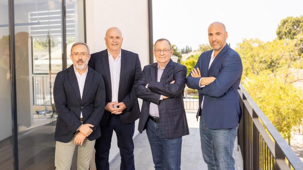 ALIVE management<span style="font-weight: normal;"> (from left):</span> Michel Habib, Prof. Ari Shamiss, Prof. Rafi Beyar, Dudi Klein (Nir Slakman) קרן Alive מימין דודי קליין פרופ' רפי ביאר פרופ' ארי שמיס מישל חביב