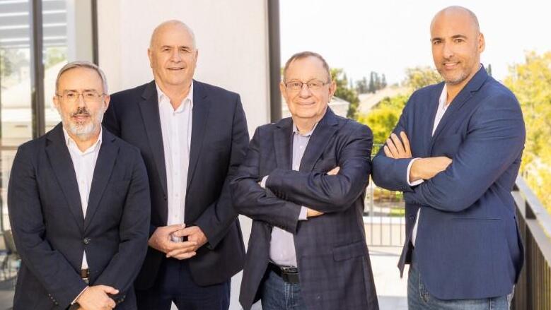 קרן Alive מימין דודי קליין פרופ' רפי ביאר פרופ' ארי שמיס מישל חביב