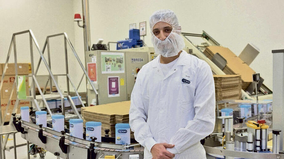 יובב חובב מנהל מפעל מטרנה