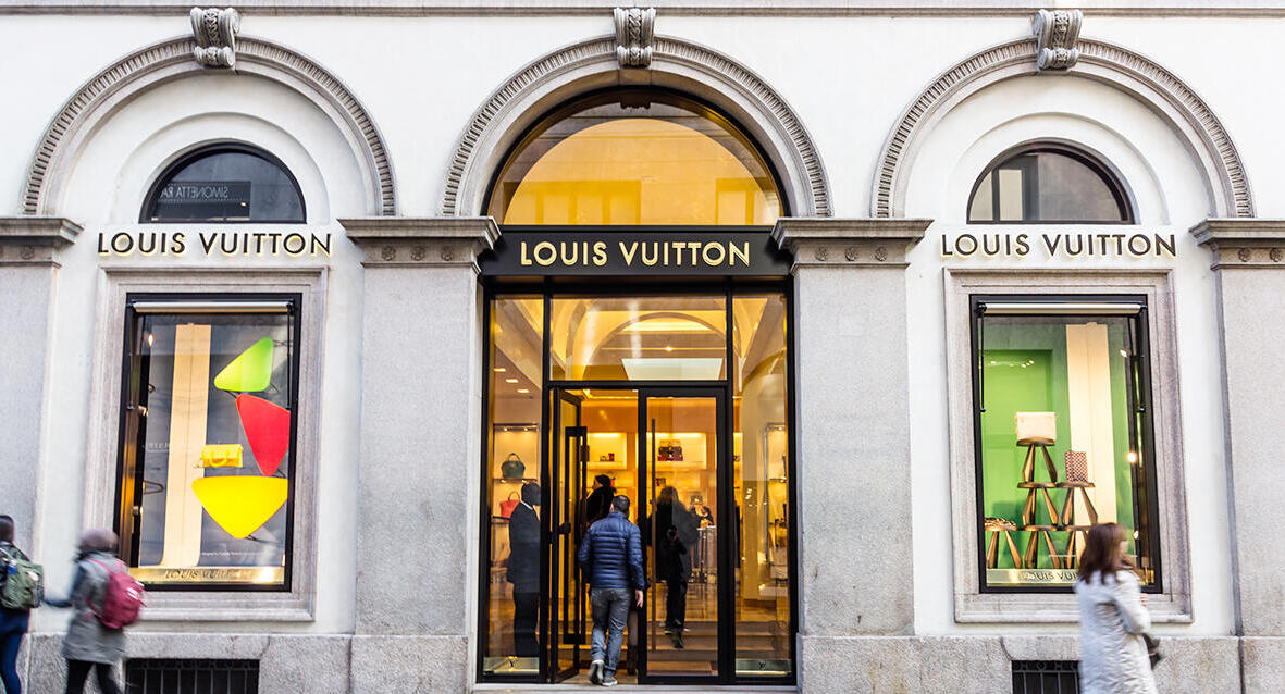 פוטו רחובות קמעונאים יקרים מילאנו Via Montenapoleone