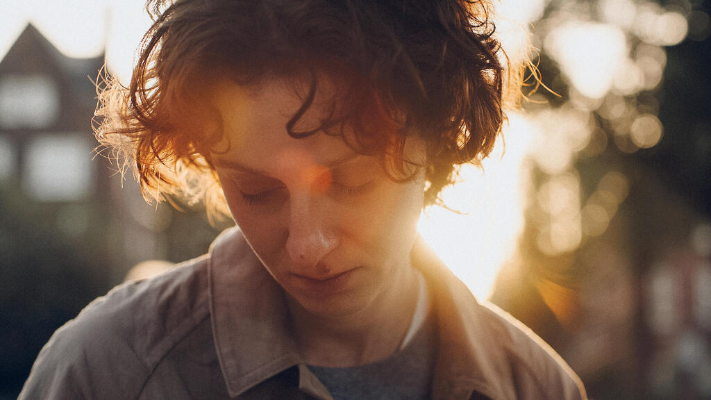 יוליה וינדישבאוור ב"אתי". יפה ועצוב (צילום: Martijn van Broekhuizen) פנאי יוליה וינדישבאוור ב אתי