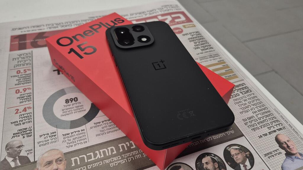 המצלמות חדשות, וגם הסידור שלהן (צילום: איתי שמושקוביץ) סמארטפון OnePlus 15 מצלמה