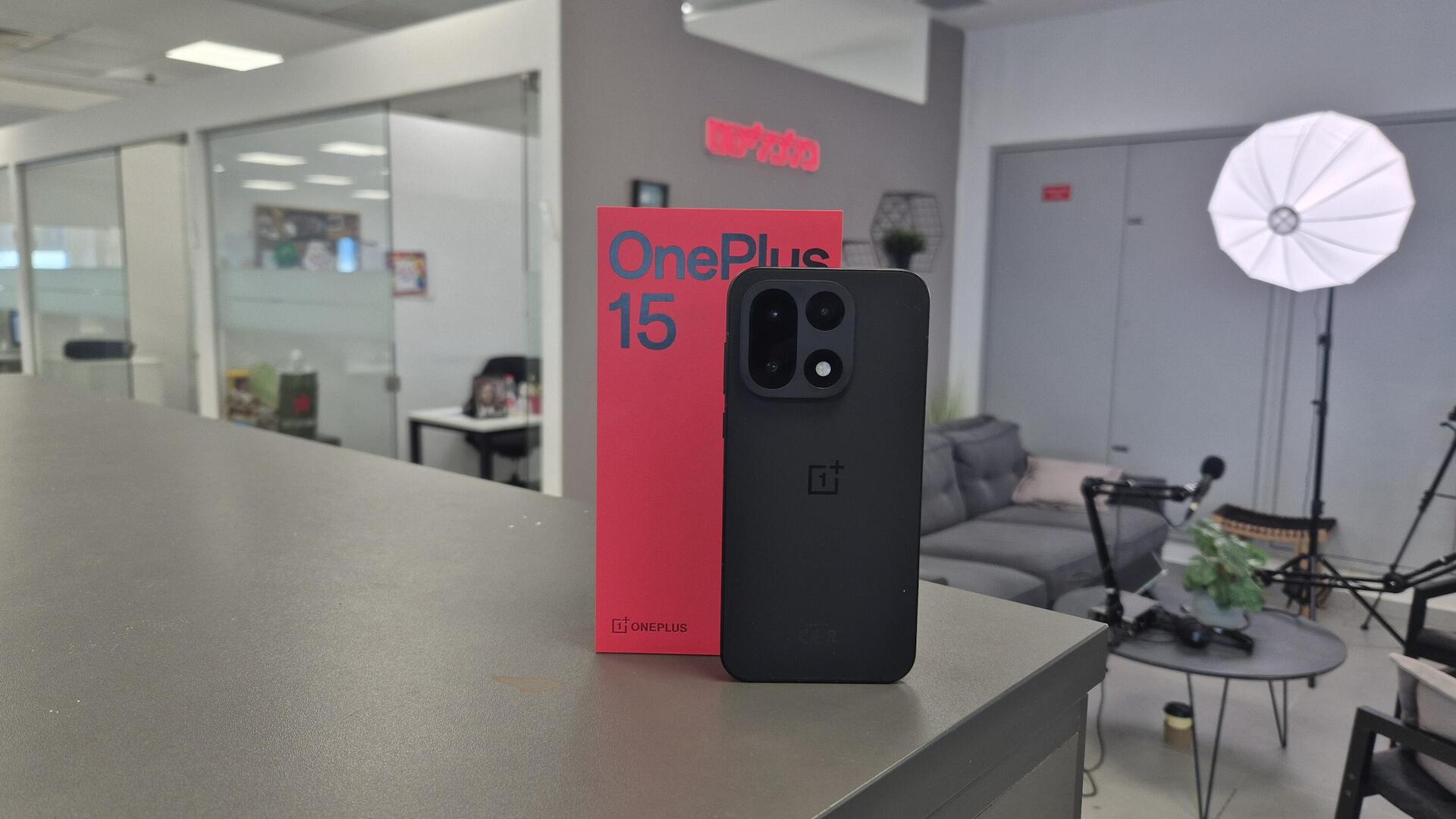 סמארטפון OnePlus 15