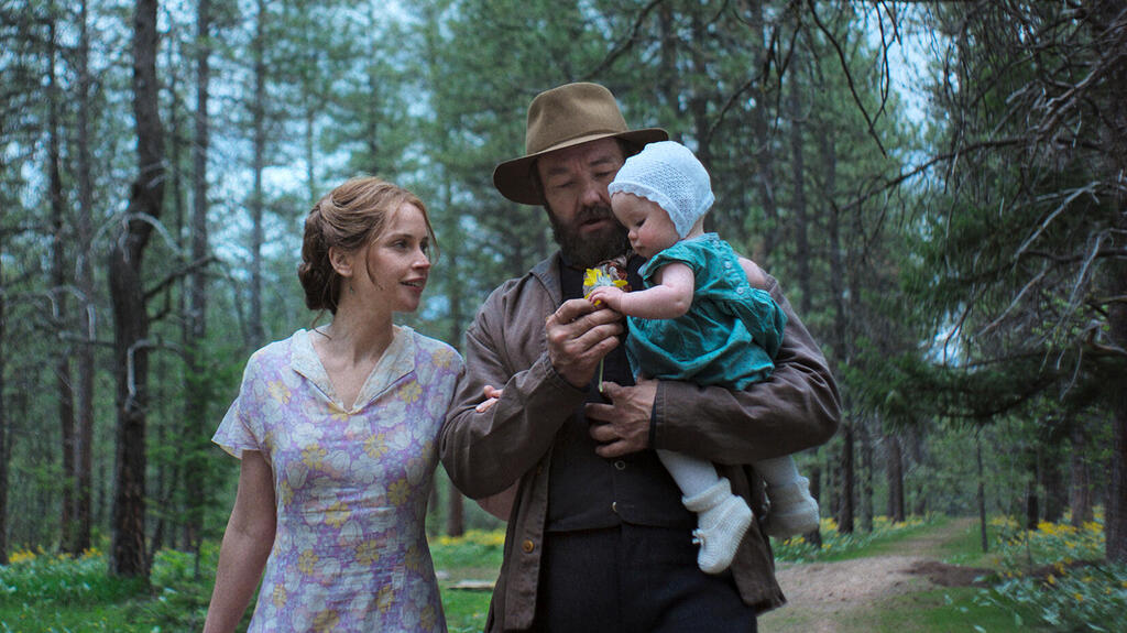 "חלומות רכבת". עצוב מאוד ומלא עוצמה קולנועית נדירה (צילום: Netflix) מתוך הסרט חלומות רכבת פנאי