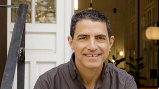 גיל שי )מימין(, לירון עזריאלנט ודניאל רודיטי ממירון קפיטל, הקרן הישראלית היחידה שהשקיעה ב־ .NeuroKaire "כדי להפוך את החברה למסחרית, נצא בקרוב לעוד סבב גיוס הון"