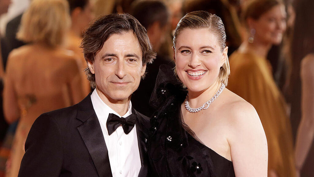 גרוויג ובאומבך בפסטיבל ונציה. היא תכניס לאולפנים כסף, הוא יביא להם אוסקרים (צילום: Laurent KOFFEL/Gamma-Rapho via Getty Images) גרטה גרוויג ו נואה באומבך בפסטיבל ונציה פנאי