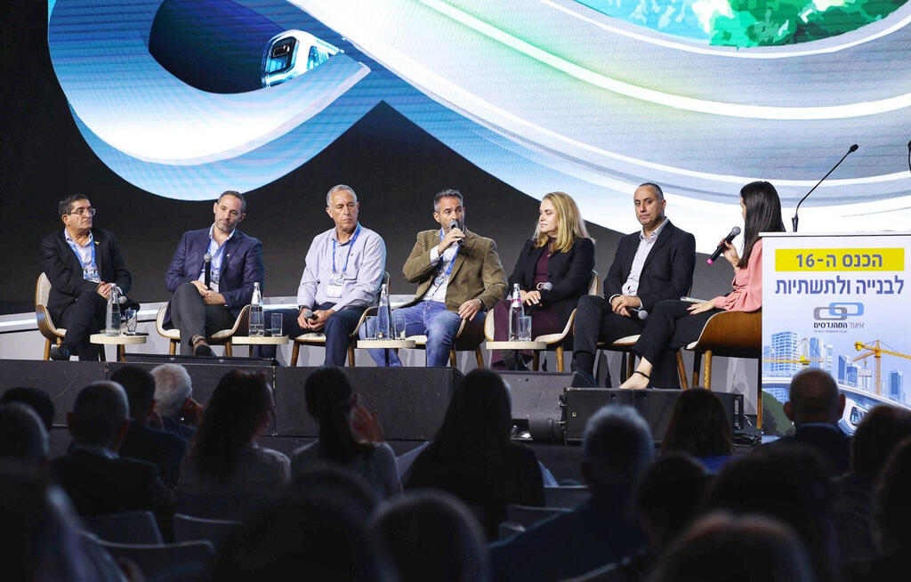 פאנל מנכ"לי חברות התשתיות התחבורתיות בהנחיית ליאור קינן, חדשות 13: ניסים פרץ, אורלי שטרן, אבי אלמליח, איתמר בן מאיר תמיר כהן, דן שנבך וגלעד בר אדון (צילום: שאולי לנדנר) פאנל מנכ"לי חברות התשתיות התחבורתיות בהנחיית ליאור קינן חדשות 13 ניסים פרץ אורלי שטרן אבי אלמליח איתמר בן מאיר תמיר כהן דן שנבך ו גלעד בר אדון