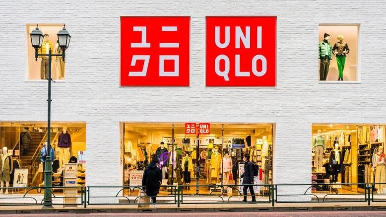 חנות אופנה יוניקלו שינג'וקו טוקיו