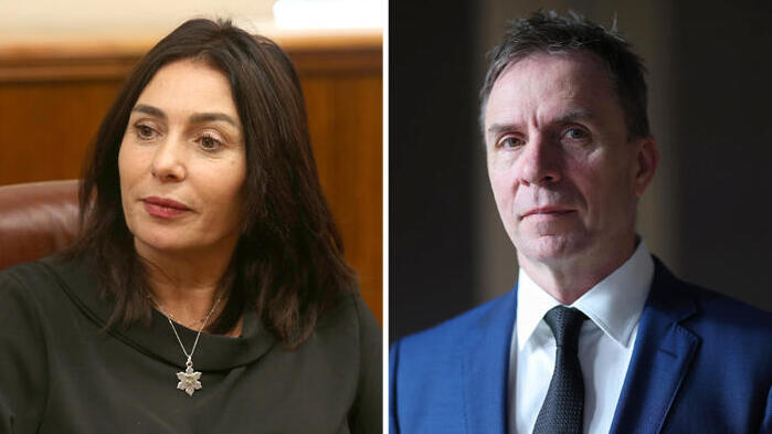 מנכ"ל וויז אייר ג'וזף ורדי (מימין) ושרת התחבורה מירי רגב (צילומים: Hollie Adams/Bloomberg , אלכס קולומויסקי) מנכ"ל וויז אייר ג'וזף ורדי ושרת התחבורה מירי רגב