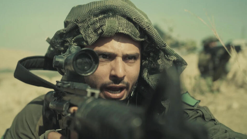 דניאל גד ב"החמאם". מגלם את שאול, מפקד הצוות, ששפיותו מתערערת (צילום: בועז יהונתן יעקב - באדיבות כאן 11, דורי מדיה, סומיוקו ואבוט המאירי) השחקן דניאל גד בסדרה החמאם פנאי