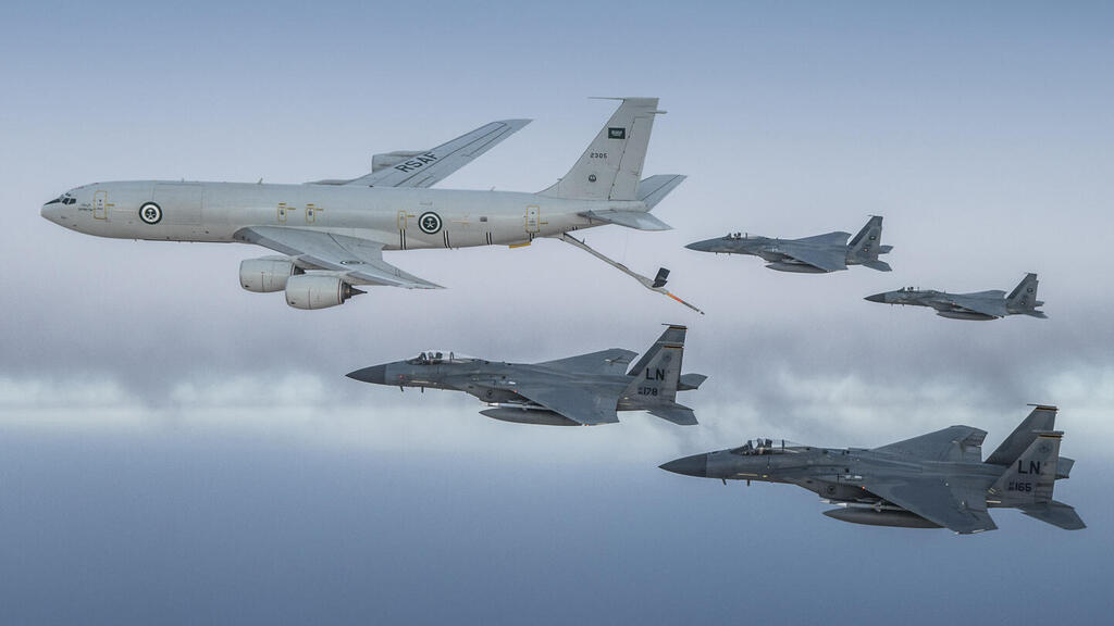 מטוסי סעודיה מתאמנים ביחד עם חיל האוויר האמריקאי (צילום: USAF) הקברניט מטוס קרב סעודיה 10