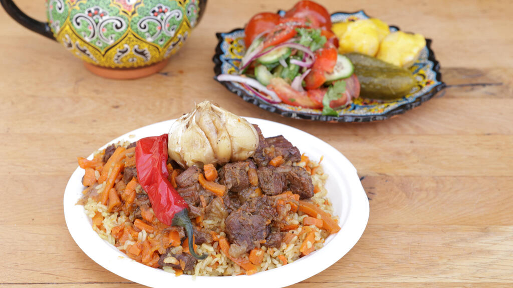 אוכל בוכרי של מסעדת מטעמי בוכרה (צילום: אוראל כהן) מנטו אוכל בוכרי של מסעדת מטעמי בוכרה