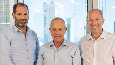 אלומה מוכרת את אקסלרה לקרן של וייל, ליימן, ליברמן ויסלזון ב-500 מיליון שקל |...