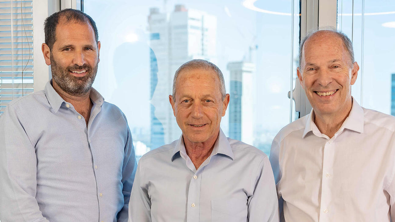 ראשי קרן אלומה מימין אורי יוגב מולי רבינא ו יאיר הירש