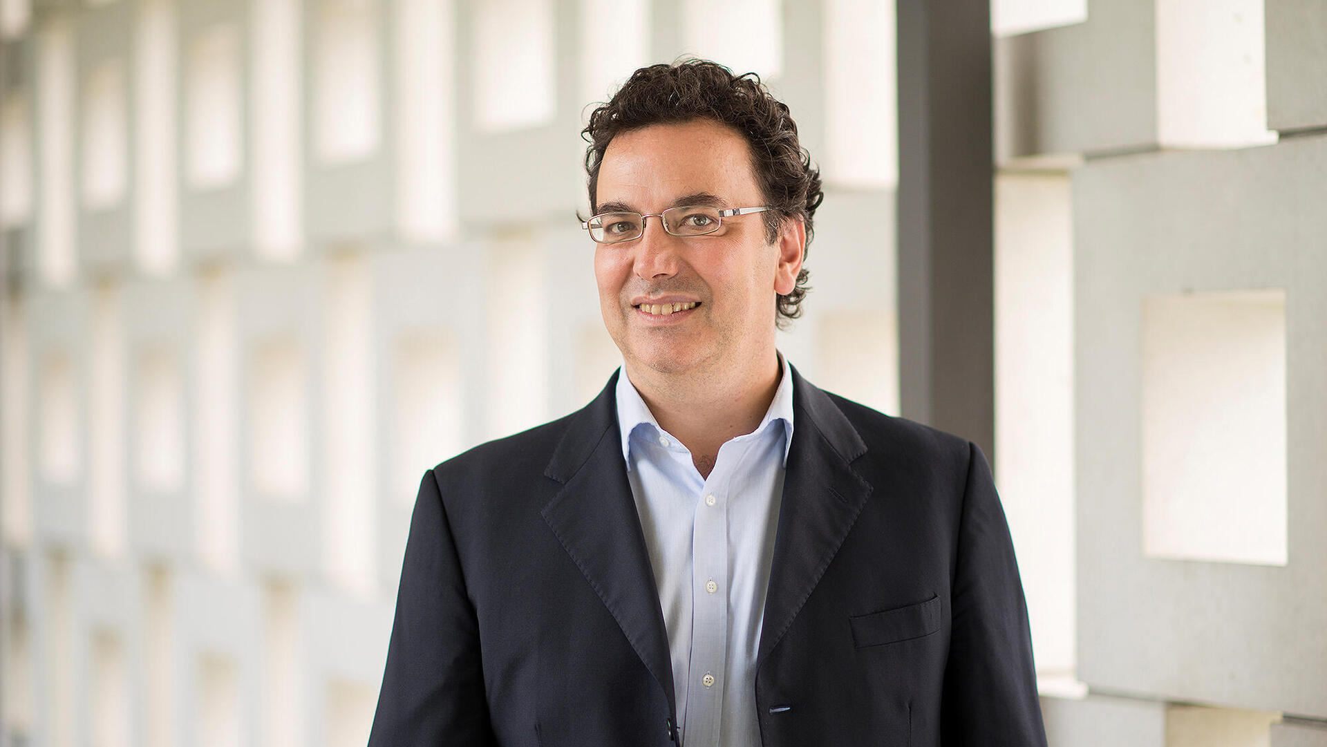 ד"ר אלסנדרו קוריוני מנהל המחקר של IBM באירופה ואפריקה