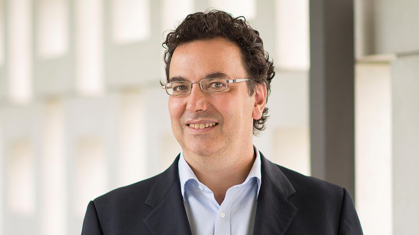 ד"ר אלסנדרו קוריוני מנהל המחקר של IBM באירופה ואפריקה