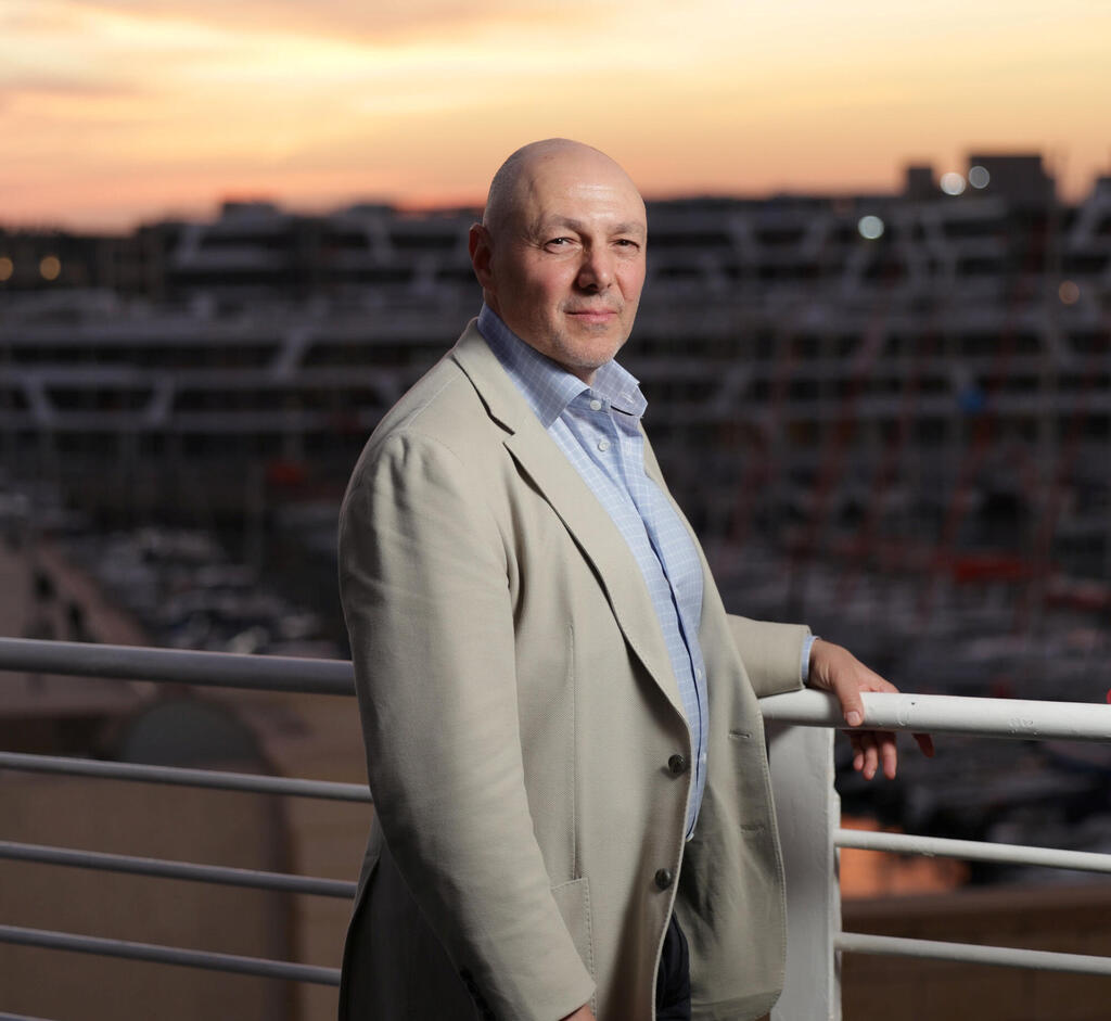 Dr. Ezra Cohen (Photo: Orel Cohen) ד"ר עזרא כהן - מוסף כלכליסט 4.12.25