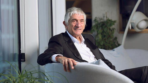 הזוכה בנובל בפיזיקה: „לא הצלחתי לקבל קידום בגוגל, וזה הרגיש לי מוזר מאוד” |...