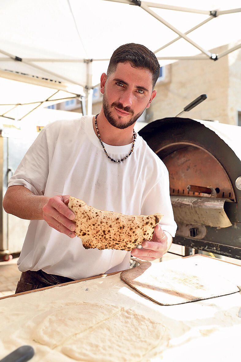 נדב אלון (צילום: אוראל כהן) פנאי שוק אוכל נתיבות נדב אלון פרנה