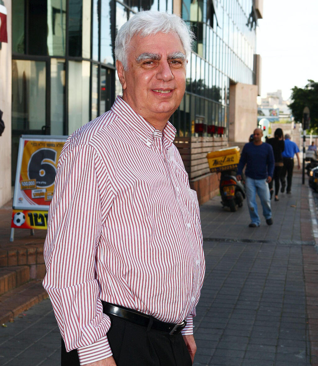 חורש. " 'לכל אחד יש אגו, גם לי, אבל תשמור על האגו מדוכא. תרסן אותו"