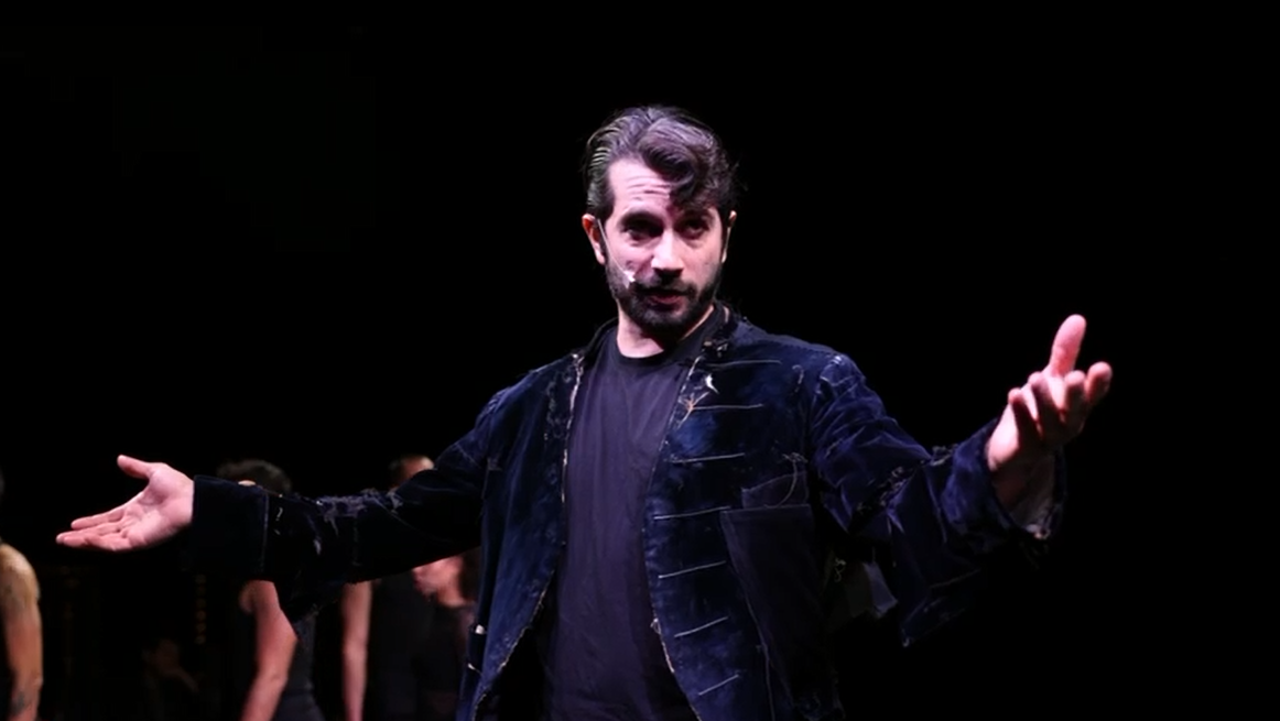 רן דנקר ב קברט של תיאטרון הקאמרי