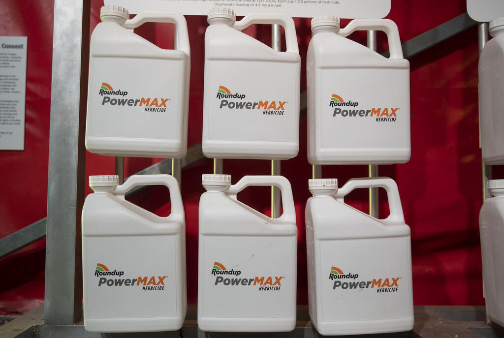 קוטל עשבים ראונדאפ של באייר (צילום: בלומברג) קוטל עשבים ראונדאפ ראונד-אפ של באייר