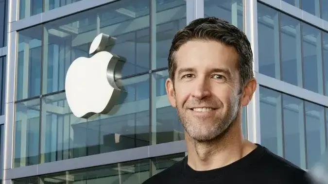 ג'ון טרנוס John Ternus סגן נשיא בכיר חומרה אפל