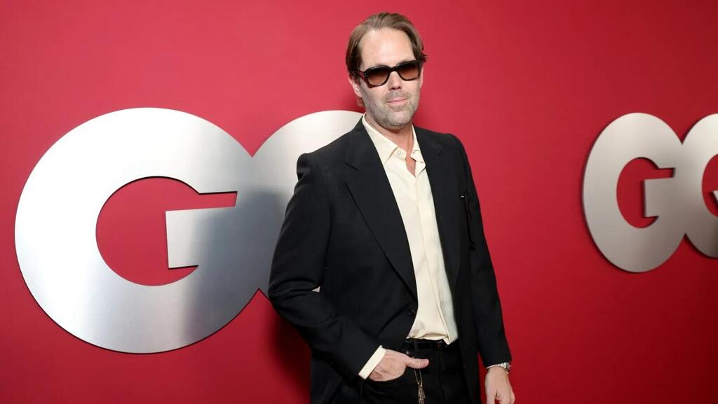 אלן דיי מנהל עיצוב אפל עובר ל מטא