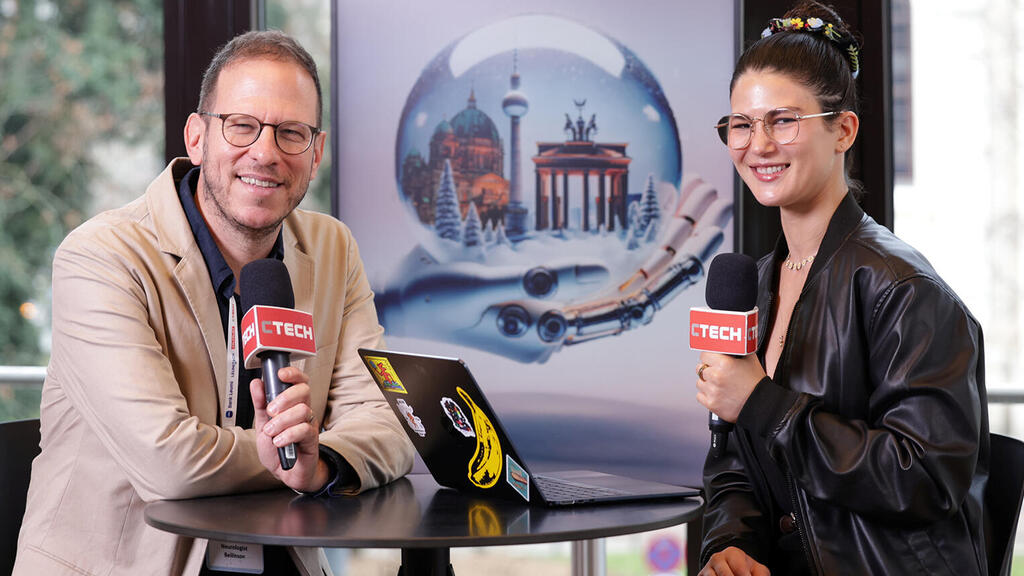 ועידת כלכליסט בברלין - ד"ר יהונתן ריינר נוירולוג בכיר וראש שירות נוירומודולציה וגירוי מוחי עמוק בבית החולים בילינסון; לצידו, איימי שפירו מכלכליסט (צילום: אוראל כהן) ועידת כלכליסט בברלין - בלינסון - ד"ר יונתן ריינר נוירולוג בכיר וראש שירות נוירומודולציה וגירוי מוחי עמוק בבית החולים בילינסון
