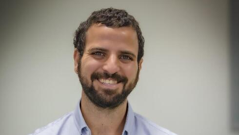 עוצרים את הצניחה ועולים על הרכבת – ישראל 2026