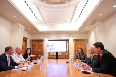 Mind the Tech Berlin HealthTech Roundtable: Maya Eisen Zafrir, Dr. Yoni Goldwasser, Carsten Ovens, Dr. Carina Ruwolt, Yaniv Tessel, Dr. Florentine Kaniess 